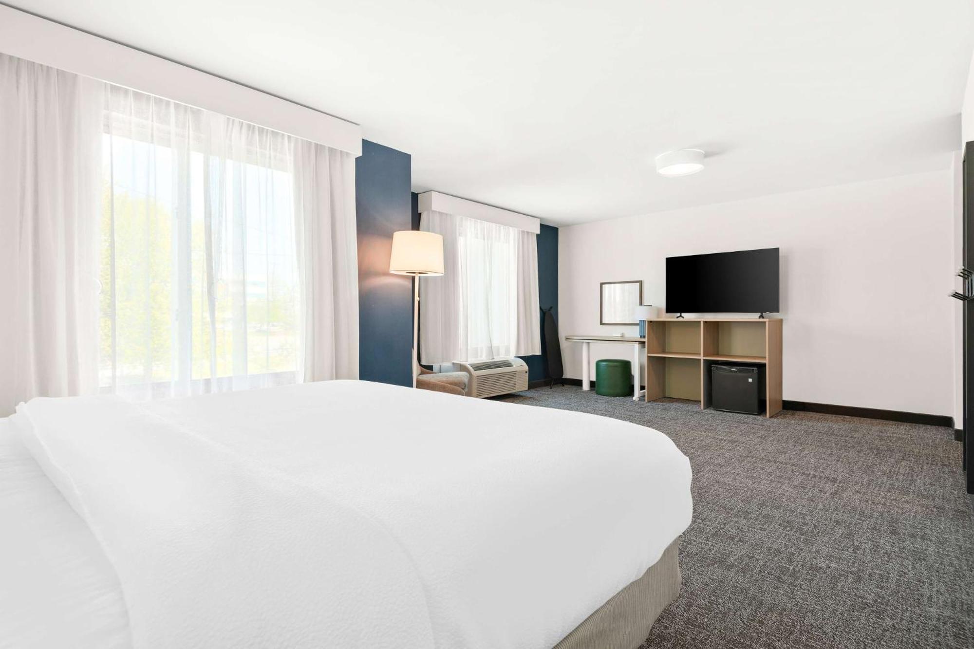 Spark By Hilton Exton Exteriér fotografie