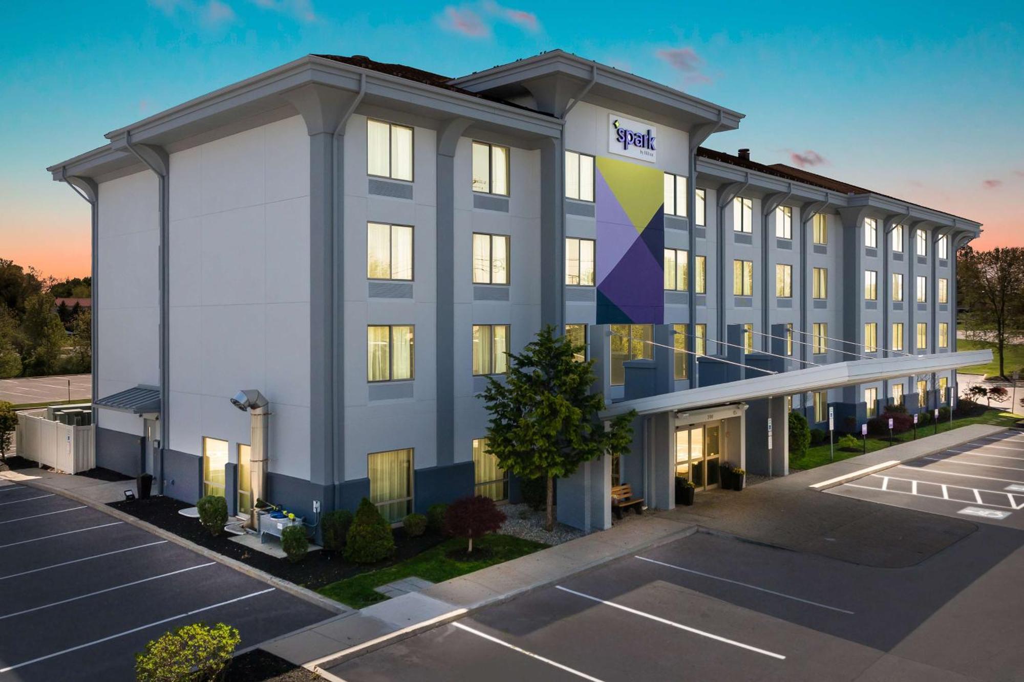 Spark By Hilton Exton Exteriér fotografie
